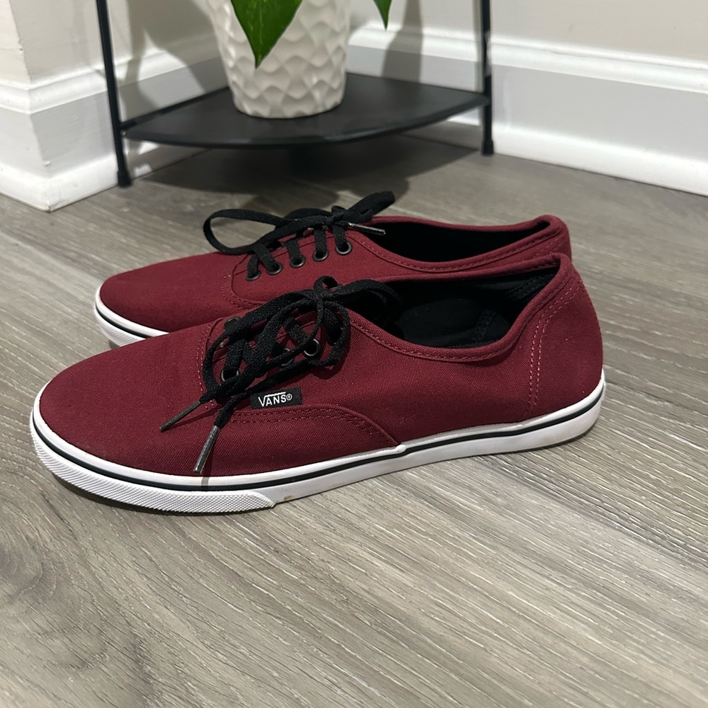 Vans Authentic Classic, Unisex Adult Low Top Lace-up Trainers